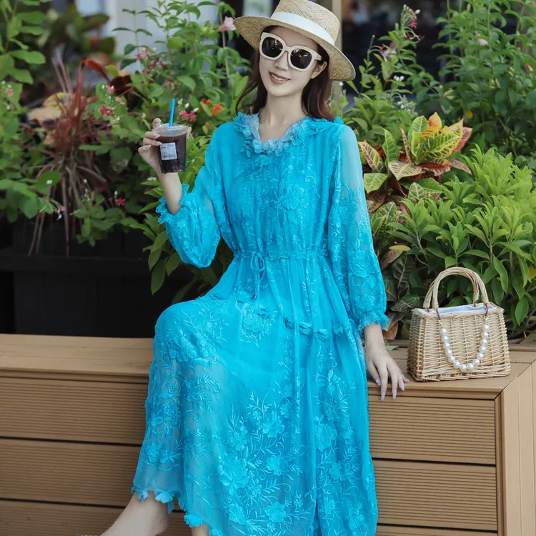 拜占庭的森林桑蚕丝连衣裙女高端轻奢飘花刺绣连帽长袖收腰中长款