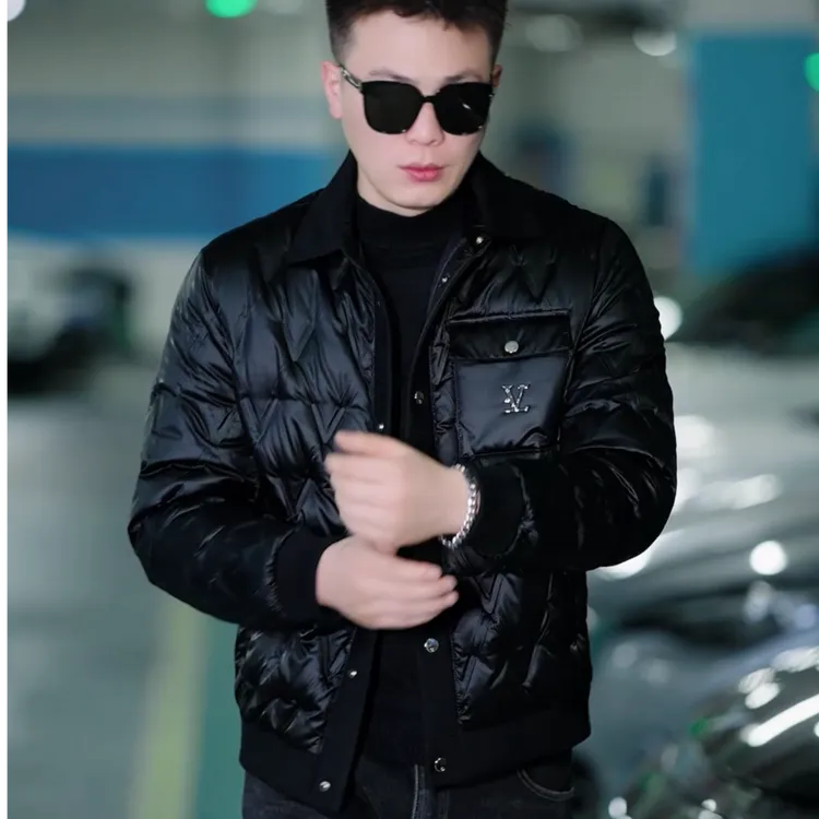 V字保暖徽章小香风修身翻领冬季羽绒服男款爆款2025新款正品