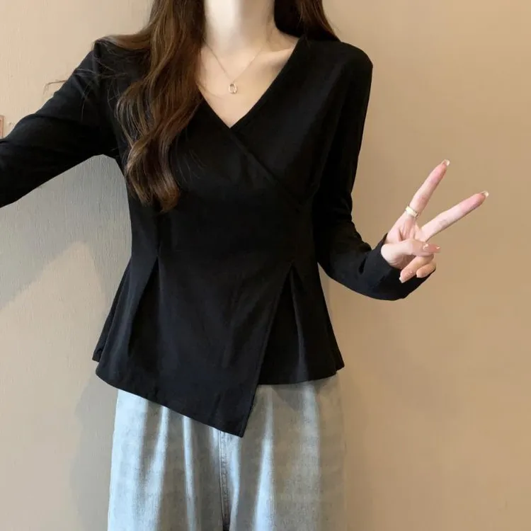 大码不规则V领长袖T恤打底衫女春秋胖妹妹遮肚子显瘦百搭正肩上衣