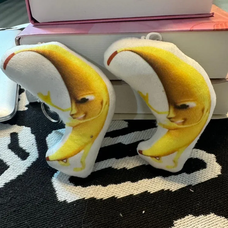 傻一条逼大香蕉挂件一条大香蕉玩偶抱枕搞笑鬼畜钥匙扣毛绒玩具ai
