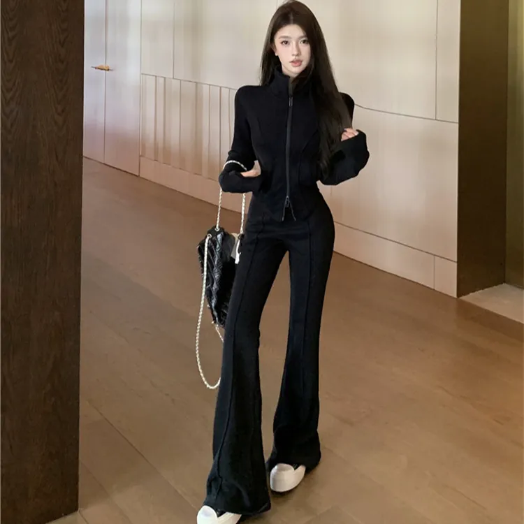 2025秋季新款时尚韩系收腰显瘦休闲风设计感长袖上衣女高腰喇叭裤