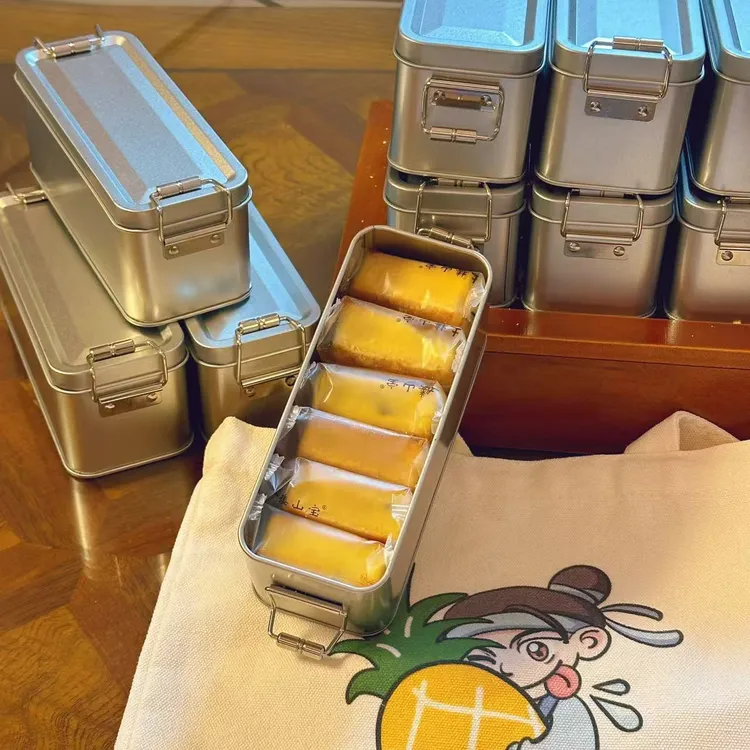 福建传统糕点真果肉凤梨芝麻酥怀旧小零食复古铁盒包装伴手礼糕点