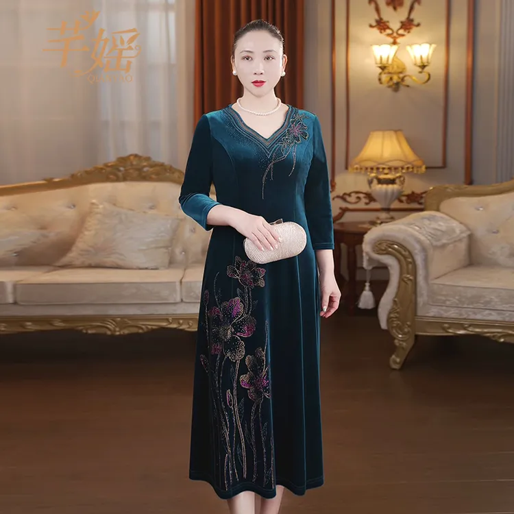芊媱春季新款金丝绒连衣裙高贵优雅气质修身显瘦中长款大码妈妈装