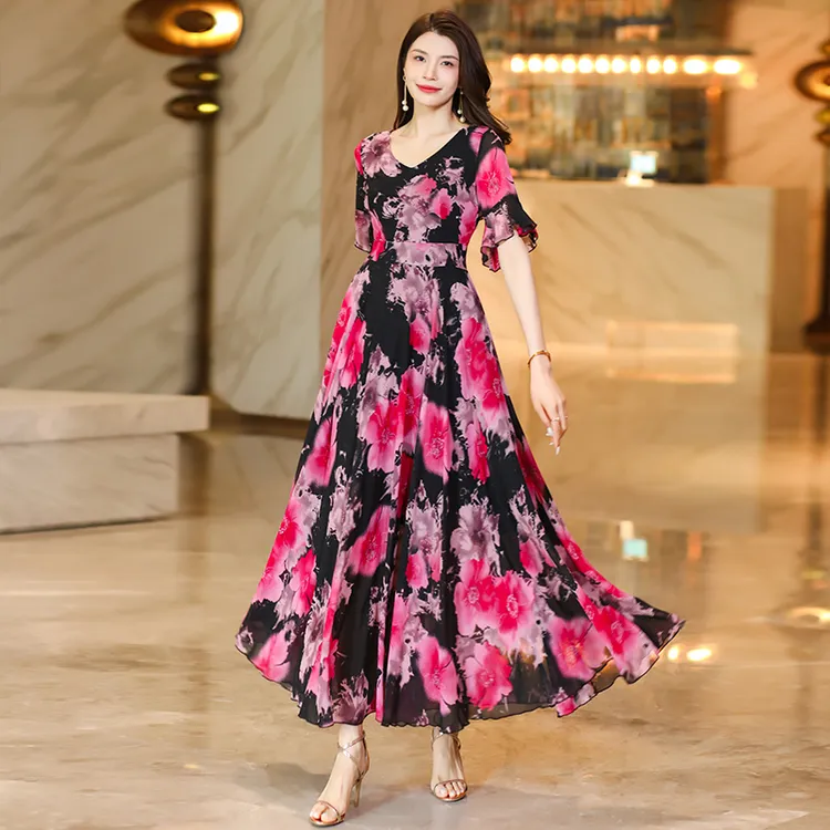 新款夏季长裙子大码印花大摆雪纺女装连衣裙长款收腰显瘦修身旅游