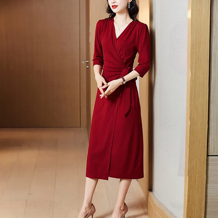名媛优雅气质V领连衣裙春夏新款收腰显瘦红色宴会度假中长裙