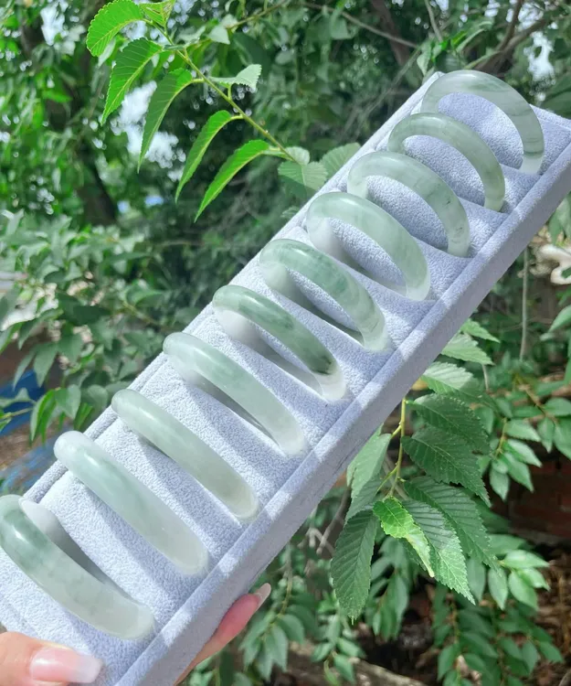 新疆天山翠/石英质玉/高冰/晕染/一级货头/多样性发货/拍一发一