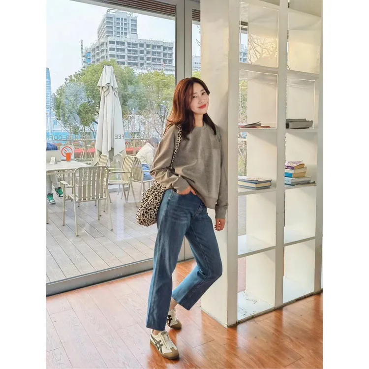 2024新款早秋冬季休闲简约针织上衣搭配牛仔裤裤子显瘦百搭洋气