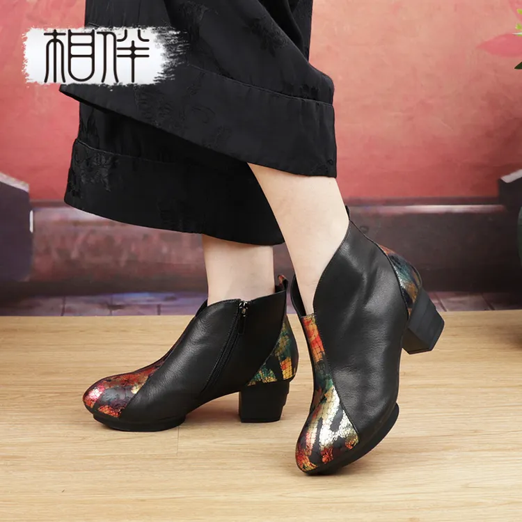 相伴【淡烟古墨】真皮复古加绒女士短靴粗跟软底时尚妈妈靴子52983