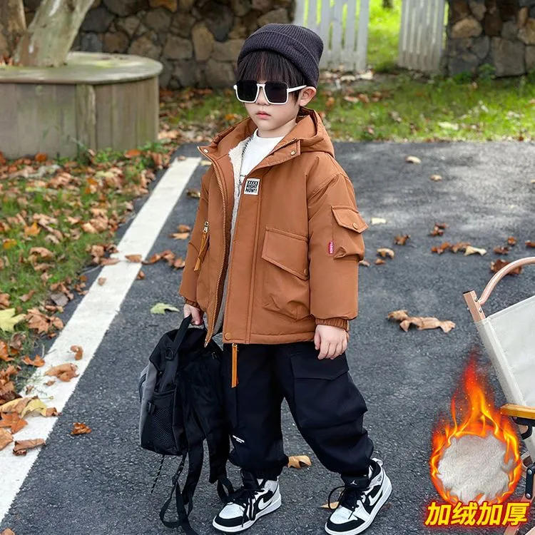 男童冬季红色新年冲锋衣工装羽绒服2024新款中大儿童冬装加厚外套