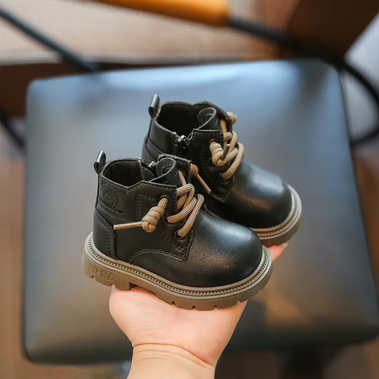 小黄鸭真皮宝宝马丁靴秋冬加绒棉鞋儿童靴子小童皮靴软底男童短靴