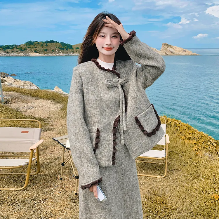 冬季赫本风灰色小个子超好看法式设计感休闲外套半身裙套装女加厚