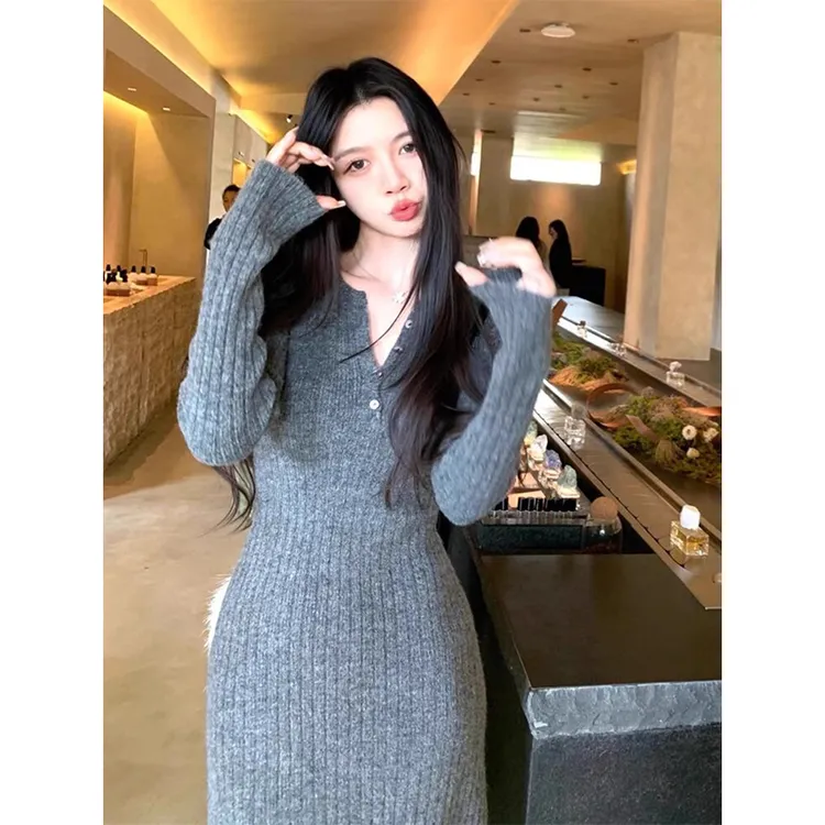 法式内搭灰色半开领毛衣长裙女秋冬气质配大衣的打底针织连衣裙子