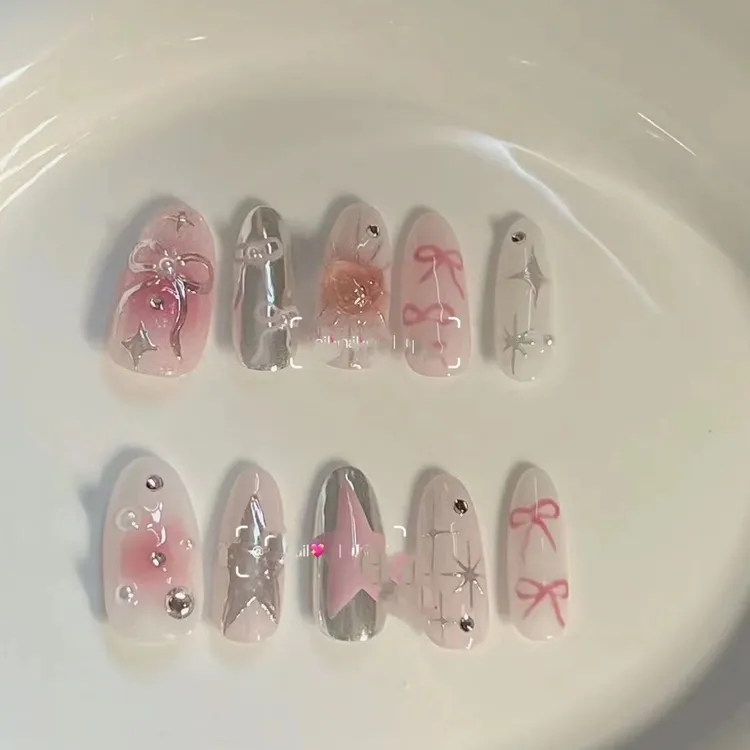 春日粉嫩美少女爱心显白手工穿戴甲