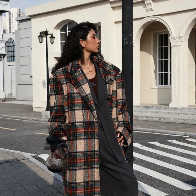 哟酷酷（冬日暖阳）秋冬经典格纹正肩百搭长款过膝加棉长大衣外套
