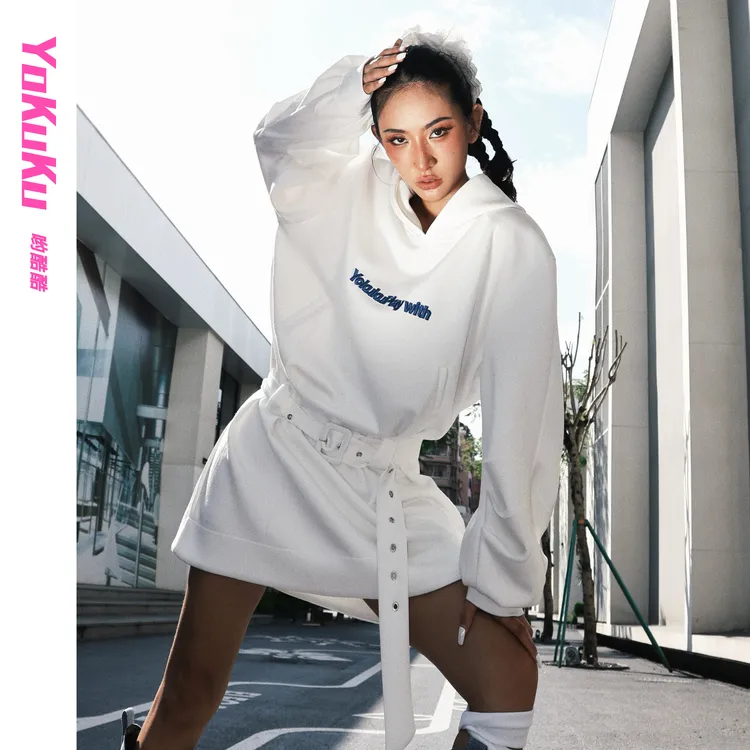 哟酷酷（旷野的风）美式复古遮肉显瘦空气层中长卫衣收腰连帽连衣裙