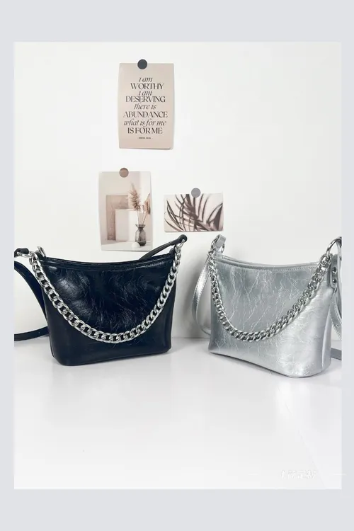 秋冬新款托特包女士小众轻奢高级感百搭时尚单肩休闲斜挎水桶包