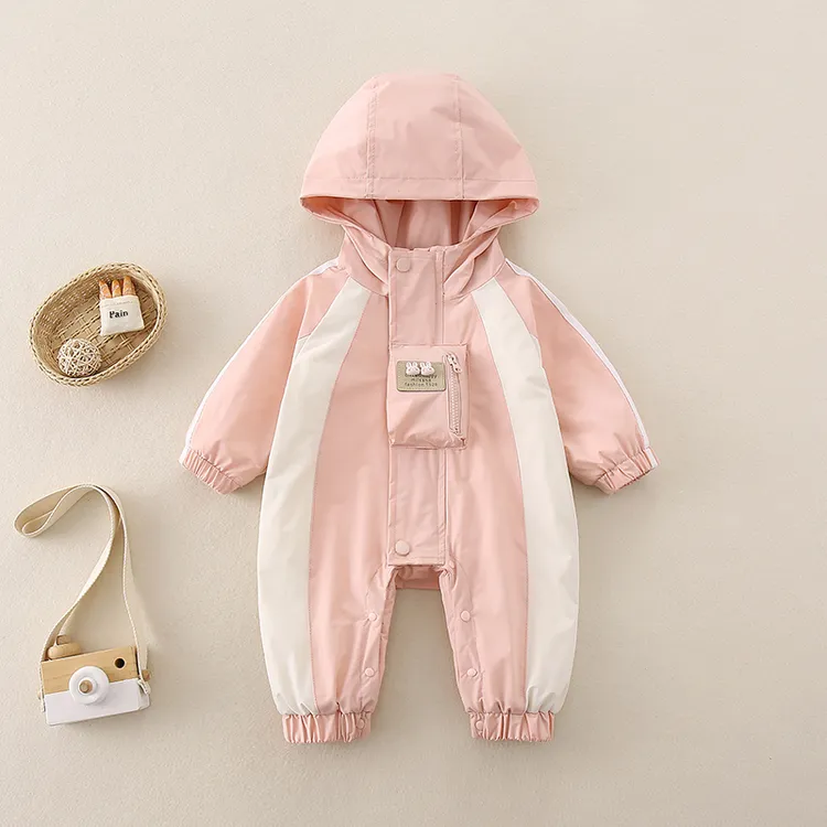 婴儿深秋冲锋衣外套韩版加绒满月外出防风衣新幼儿女宝宝连体爬服