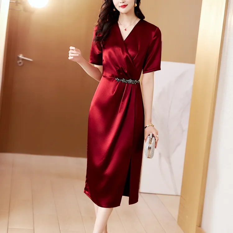 酒红色三醋酸连衣裙女2025夏季新款修身显瘦高端婚礼妈妈礼服