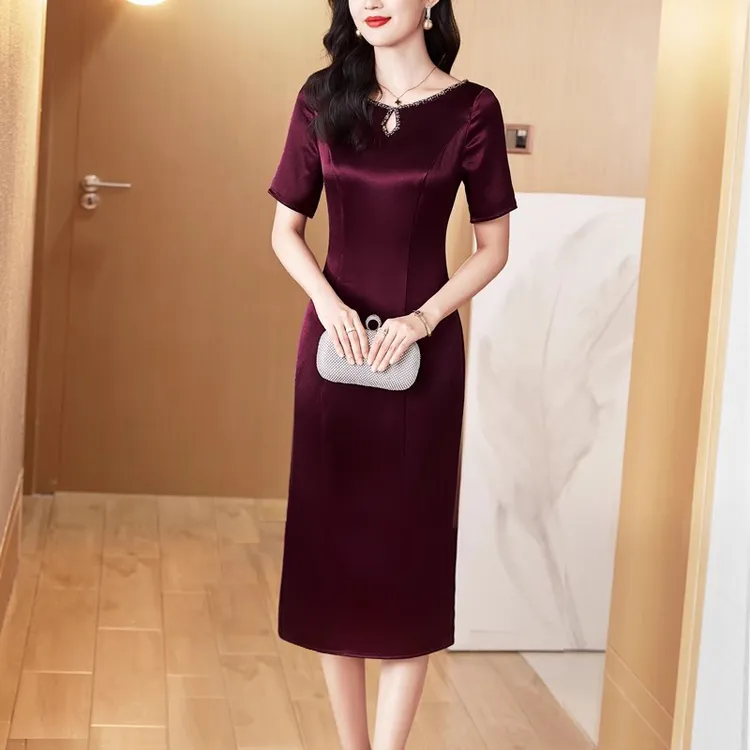 酒红三醋酸晚礼服连衣裙女2025年夏季新款高贵洋气喜婆婆婚宴装裙