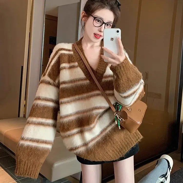 咖色条纹v领毛衣女2025新款冬季加厚美拉德复古套头针织衫80008