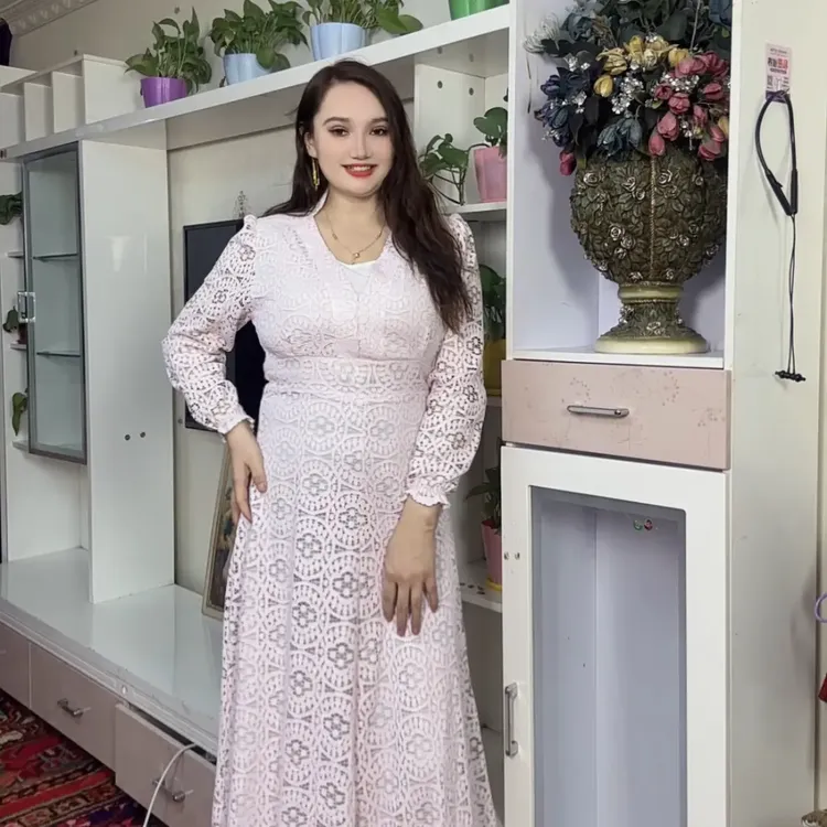 法式气质优雅V领蕾丝长袖收腰修身连衣裙适合春秋季