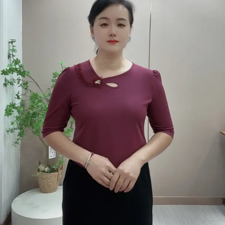 6910早秋中袖新款女镂空设计感T恤