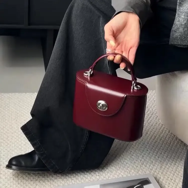 头层牛皮手提盒子包2025新款精致洋气斜挎小包百搭时尚单肩包包潮