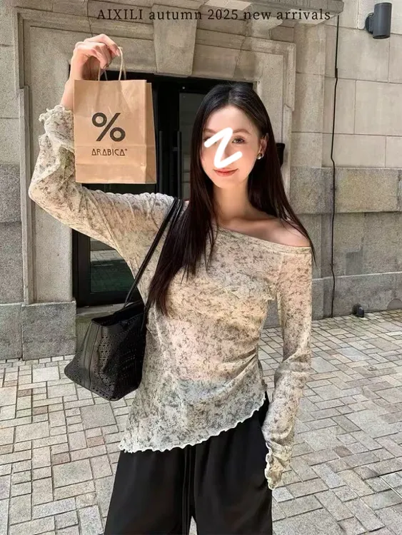 辣妹穿搭不规则斜肩露肩长袖T恤女2025秋季新款韩系修身显瘦上衣