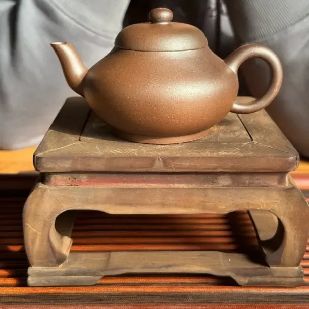 同夏紫砂高端梨形壶 龙窑柴烧