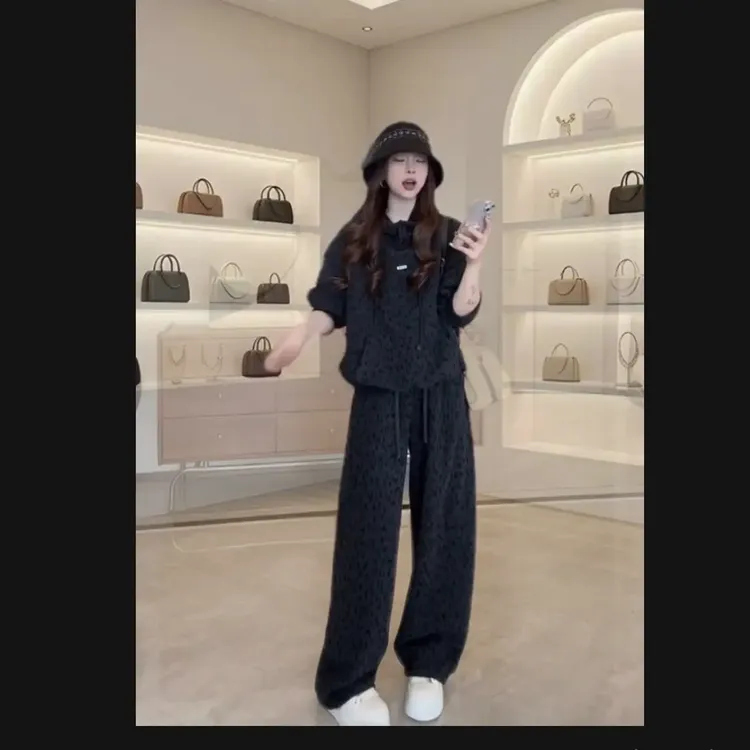 秋冬新款洋气显瘦韩系连帽小标卫衣松紧腰阔腿休闲裤豹纹加绒套装