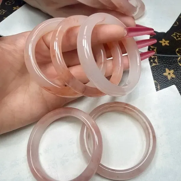 天然金丝玉桃花酿百搭款时尚女款多样性发货拍一发一