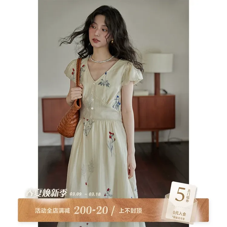 85折/夕蒙2025夏法式茶歇轻熟风设计感连衣裙女收腰森系碎花小众