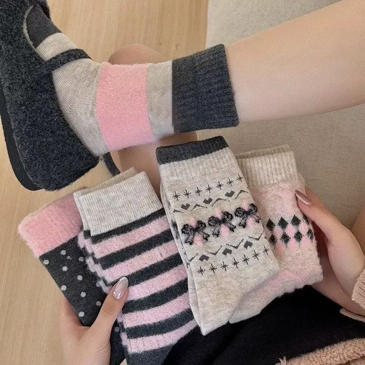 女童袜子秋冬加厚毛绒袜女孩甜美可爱色秋冬袜子中大童网红袜s