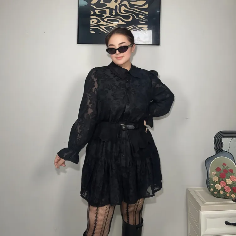 法式复古蕾丝拼接收腰显瘦长袖配腰封连衣裙冬季