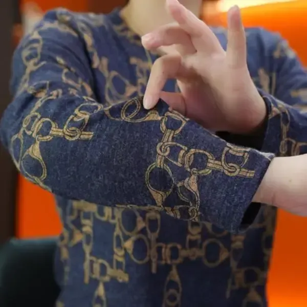 秋冬新款弹力薄绒德绒印花减龄时尚女长袖T恤打底衫上衣显瘦跃立