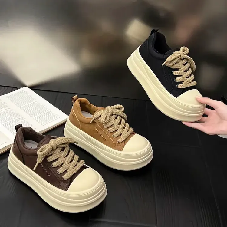 加绒面包鞋女厚底百搭松糕板鞋2025秋季软底轻便增高休闲运动鞋