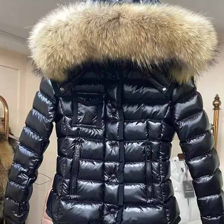 高级感超好看长款连帽加厚修身黑色女士冬季短款