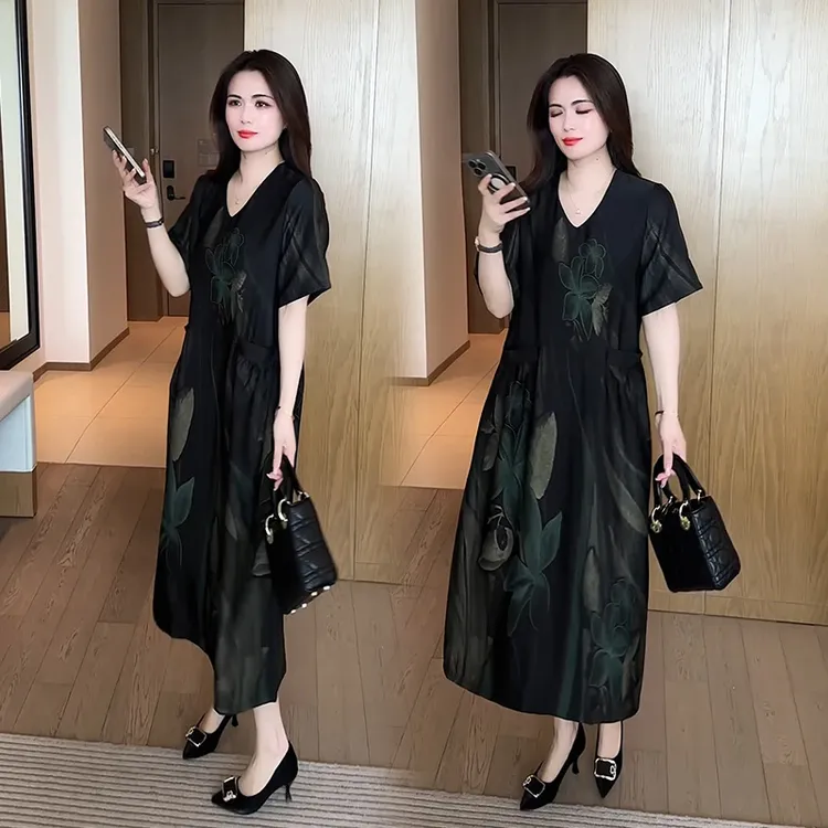 夏季新款妈妈印花连衣裙优雅中年气质宽松洋气遮肉裙子过膝长裙女
