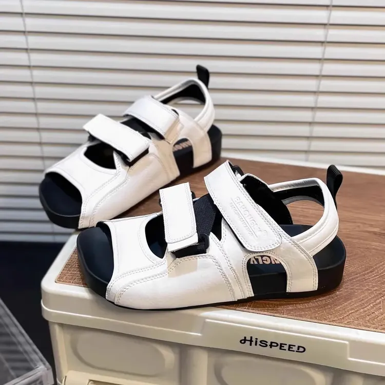 【小衣家】勃肯凉鞋女2025夏新款防滑轻便一字沙滩度假软底凉拖鞋潮