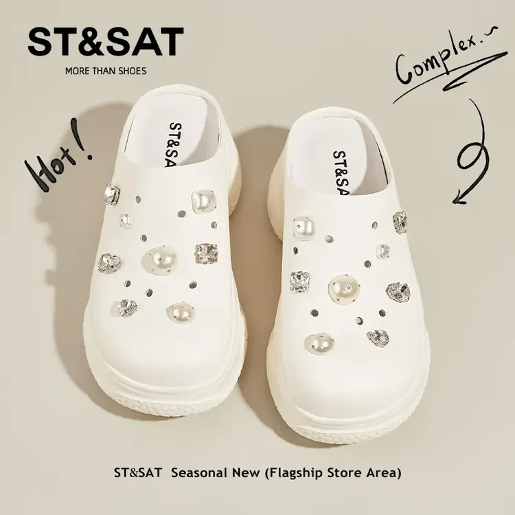 星期六珍珠水钻包头拖女2025新款秋季小个子软底外穿防滑松糕凉拖