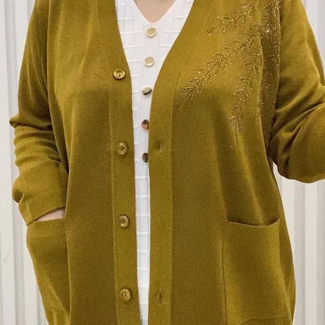 妈妈装春秋针织毛衣开衫上衣宽松洋气外搭中老年女加大码长袖外套