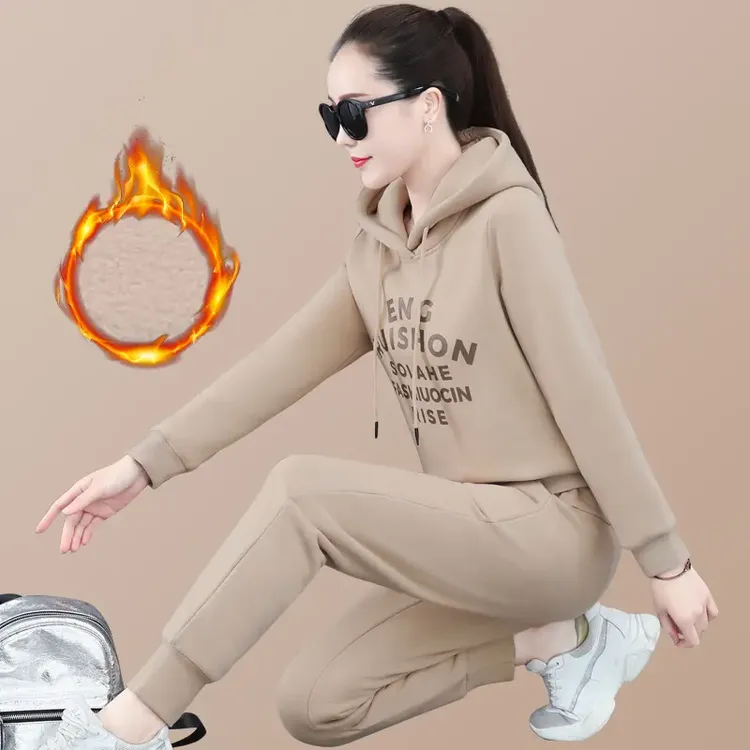 日本加绒加厚运动套装女秋冬新款时尚小个子妈妈装冬装连帽卫衣两