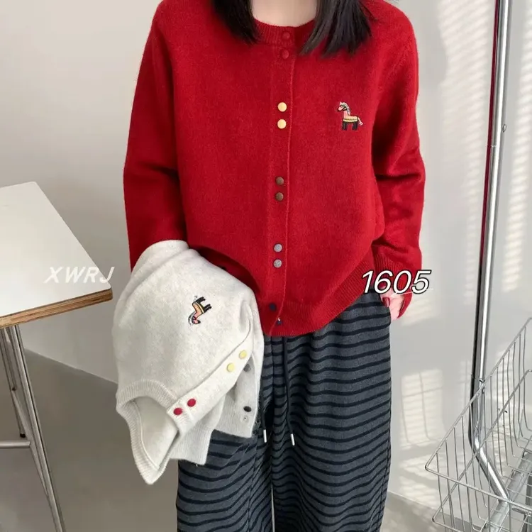 新款韩系慵懒风彩色扣加厚针织圆领开衫女秋冬百搭上衣