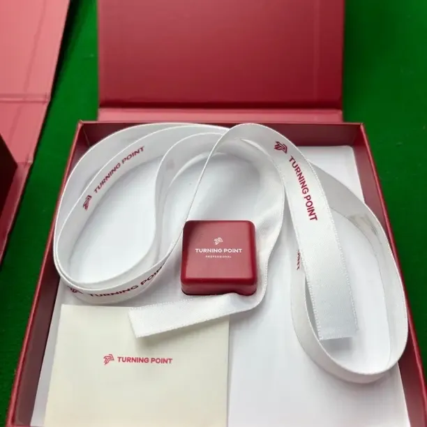 新款红色出格巧克粉礼盒装职业级中八斯诺克九球适用