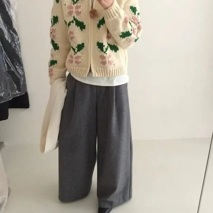 韩系奶油色系针织开衫