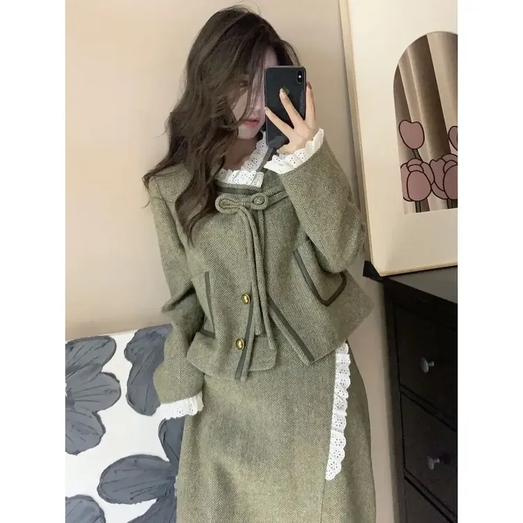 秋冬2024新款重磅高贵气质花边拼接上衣外套+半裙小香风盘扣套qp