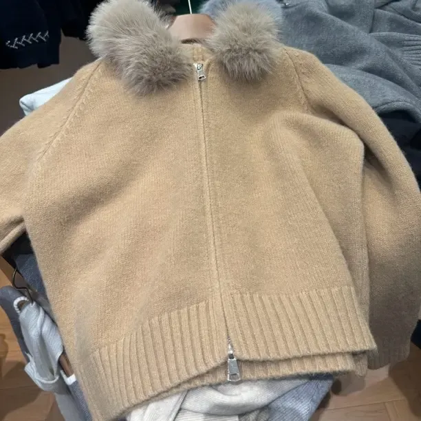 58801冬季毛领连帽加厚针织衫短款宽松显瘦保暖毛衣外套女