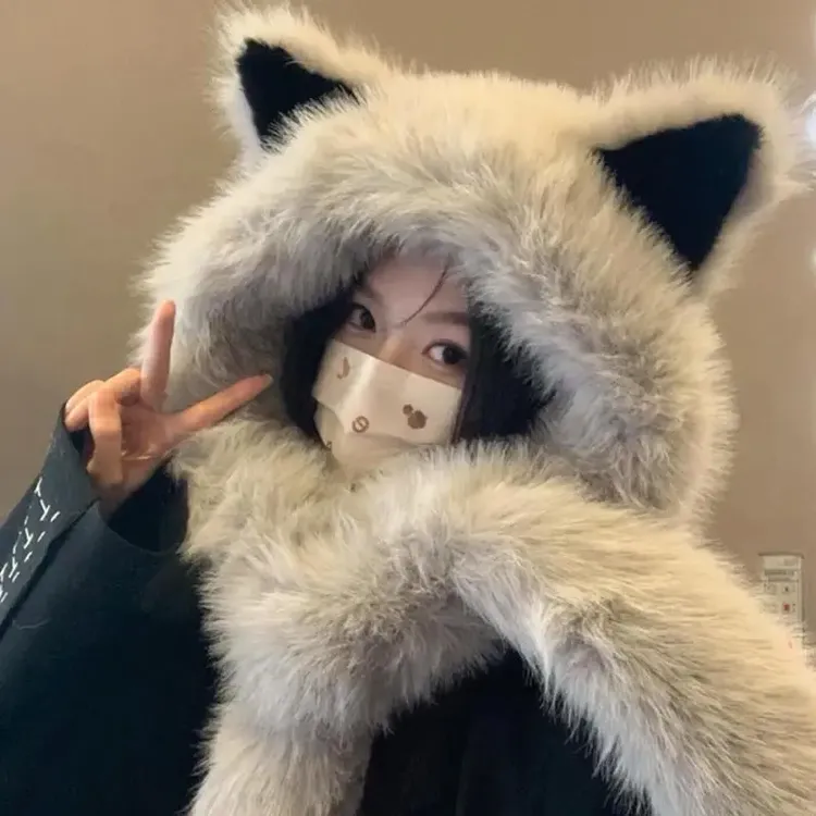 毛绒绒狐狸耳朵帽子围巾一体女2025年秋冬季保暖显脸小雷锋帽TTT