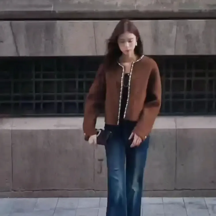 秋冬包袖女厚款轻熟风短外套2025通勤短款圆领秋季