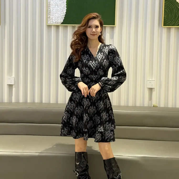 秋季新款法式复古高腰雪纺A字碎花收腰连衣裙